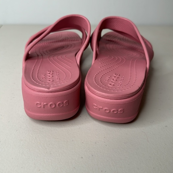 Crocs pink sandals for women size 9- new - Picture 6 of 7